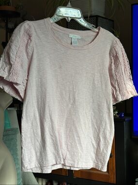 Design History Light Pink Short Sleeve Tee with Lace Ruffle Sleeves